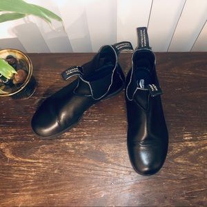 Black Blundstones